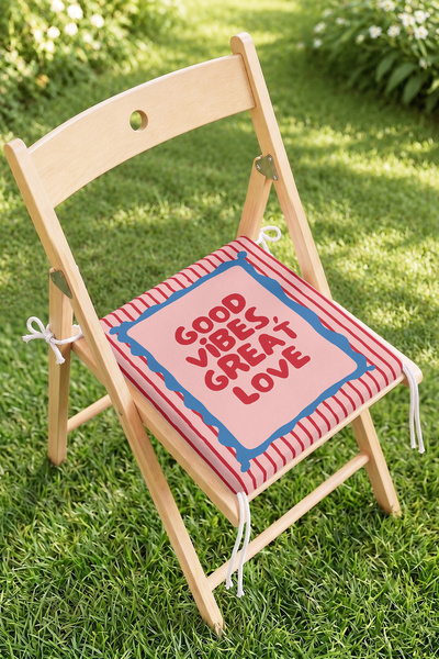 Home Good Vibes Great Love Yazılı Çizgili Fermuarlı Sandalye Minderi - Kırmız...