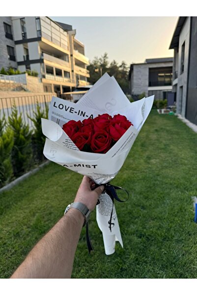 BuketCollection Premium Gazete Detaylı Yapay Çiçek Buketi - 11'li Kırmızı Gül...