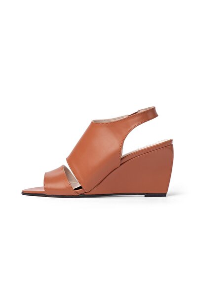 Mio Gusto Sandale de damă Vera Tan Color cu toc pană
