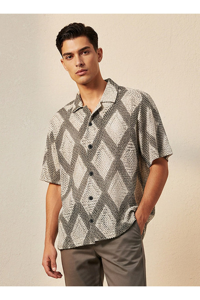 Iconic Splash Regular Fit Collared Mesh Textured Short Sleeves Shirt
