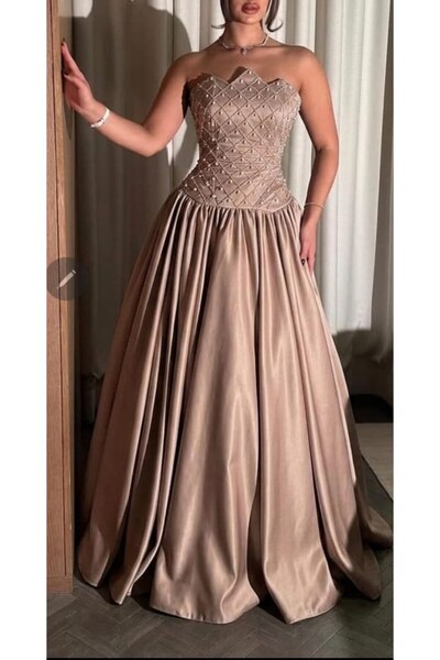 Model Leyna Classic Charming Evening Dress in Nude Flesh Color with Luxurious...