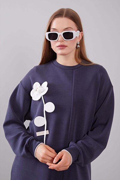 Levidor Navy Blue Three-Dimensional Rose Detailed Sweatshirt