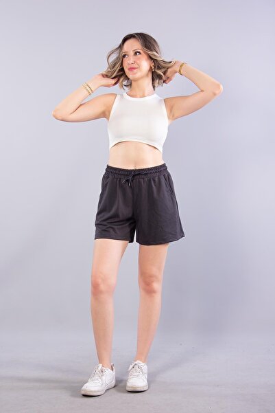 Mckanzie 26673 shorts with elastic waist and pockets