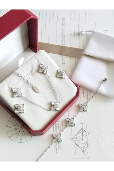Glamour Galore Earring, Chain and Bracelet with Accessories