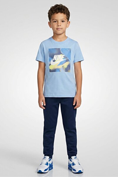 Nike Kids Boy Sportswear Fit Short Sleeve Brand Logo Outdoor T-Shirt, Light Blue