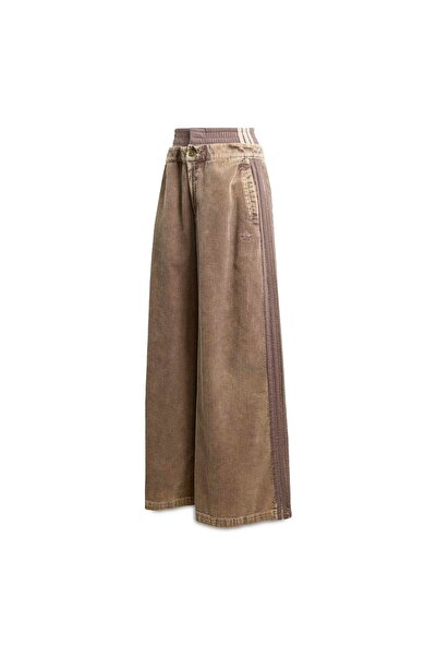 adidas Pantaloni de damă din material textil KD8782 Maro