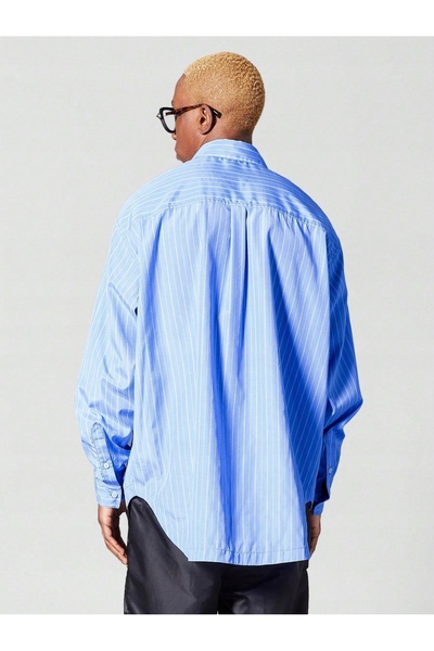 NO BRAND Cămașă oversize albastră cu dungi albe, broderie asimetrică pe jumăt...