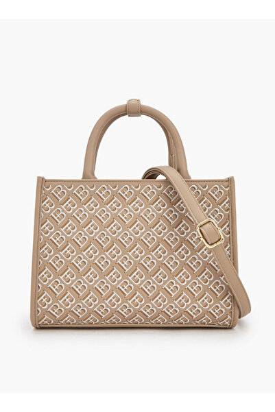 Flora Bella by Shoexpress حقيبة توت بتفاصيل الشعار ومقابض مزدوجة