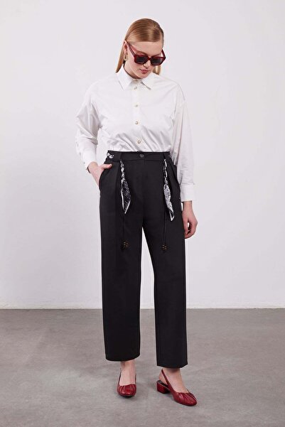 Levidor Black Pants