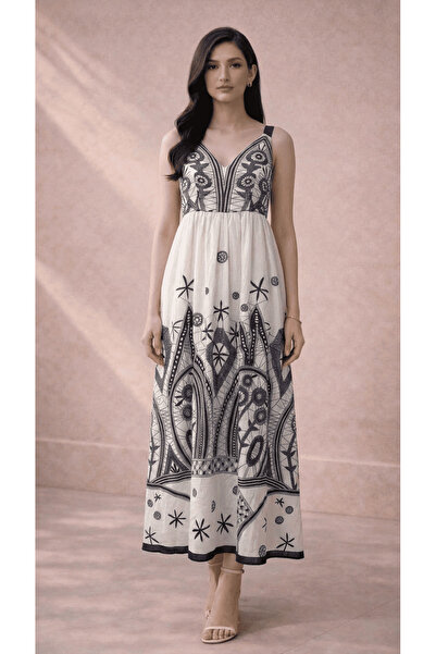 2TRENDY Women's Black White Decorative Patterned Maxi Dress