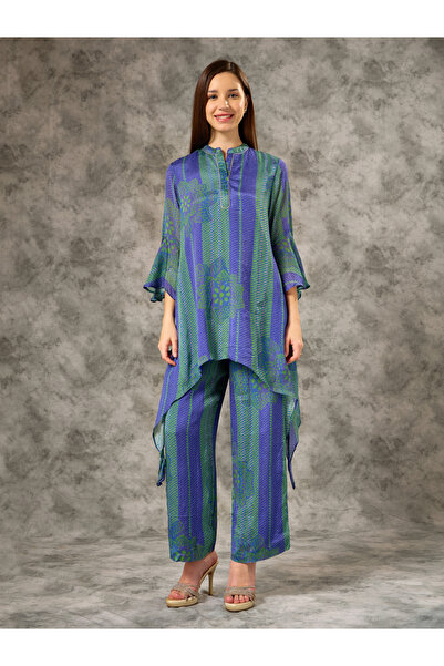 Silver Lime By Styli طقم متناسق مطبوع بنقشة باندهاني بياقة على شكل V باللون ا...