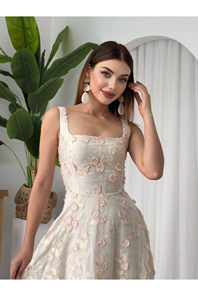 Moda Days فستان سهرة طويل للنساء بياقة مربعة وتطريز زهور بيضاء