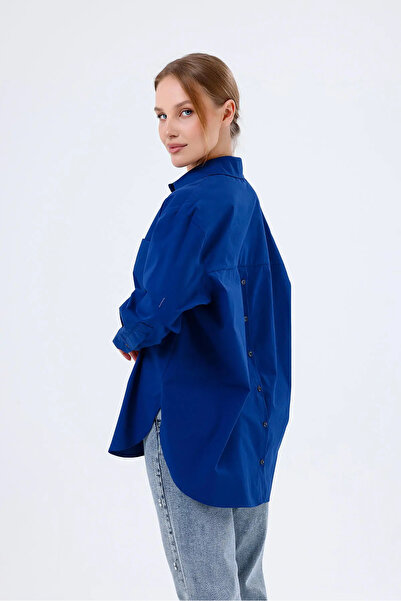 IVRESSE ARKASI DÜĞMELİ OVERSIZE POPLİN GÖMLEK SAKS MAVİSİ