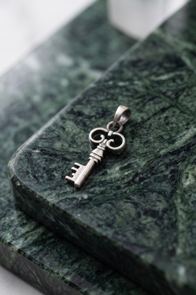 Ebrar Silver Gümüş Anahtar Kolye Ucu 925 Ayar Gümüş Anahtar Figürlü Unisex Ko...