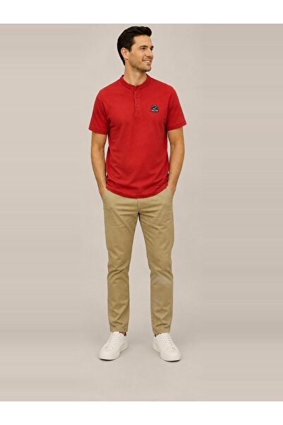 FALCON By Styli تي شيرت هينلي بأكمام قصيرة وشعار Red Falcon