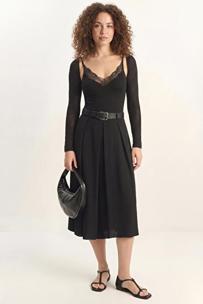 Efnaz style Women's Pleated Detailed Midi Length Black Skirt with Belt