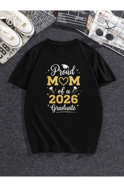 k222 تي شيرت برسومات "Proud Mom Of A 2026 Graduate" للبالغين من الجنسين، فضفا...