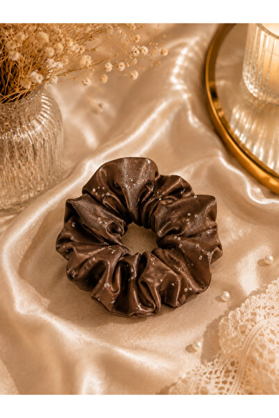 Eloré Pearl Glow Satin Scrunchie