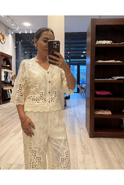 Duygu Sultan Dantel ve Örgü Detaylı Pantolon – Bej