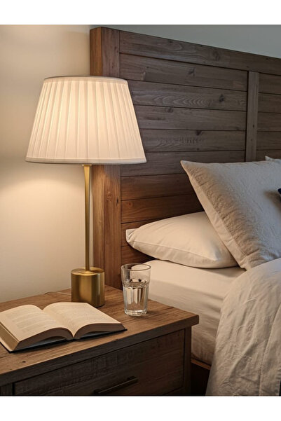OEMS Gold Table Lamp with Metal Base
