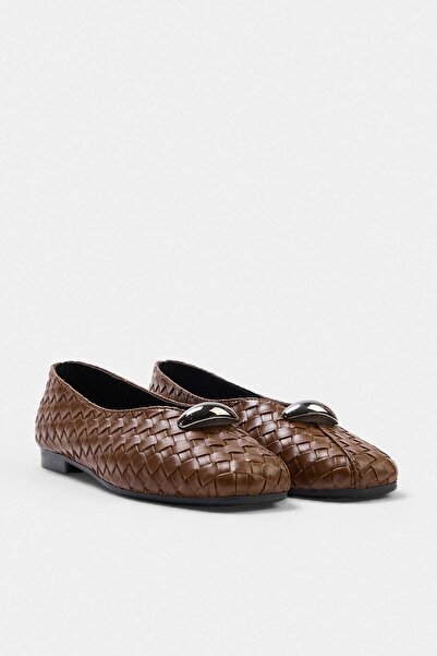 TRENDYOL SHOES Balerini de damă cu vârf pătrat și accesorii detaliate TAKAW26...