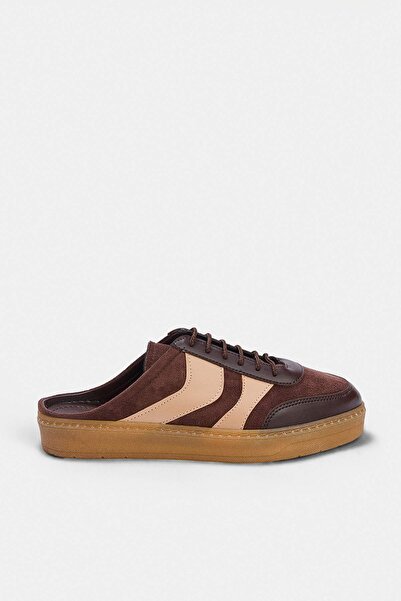 TRENDYOL SHOES Brauner Wildleder-Damen-Sneaker mit offenem Rücken TAKAW27SN00002