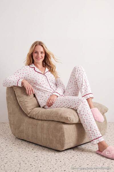 Trendyol Collection Ecru Floral Piping Detailed Soft Tuşe Winter Ribbed Knitt...