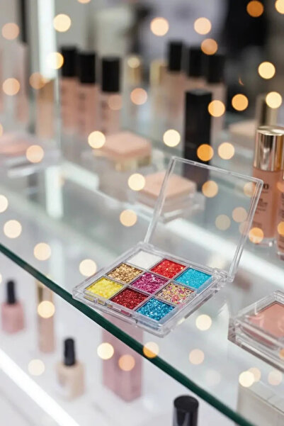 Miniso Pretty Beauty 9'lu Glitter Far Paleti – Işıltılı ve Uzun Süre Kalıcı