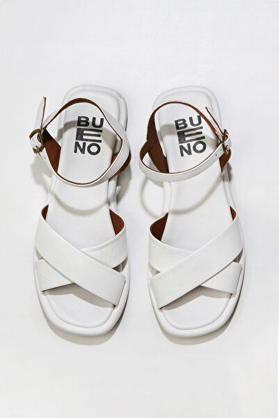 Bueno Shoes Sandale plate de damă din piele albă 01wu4118