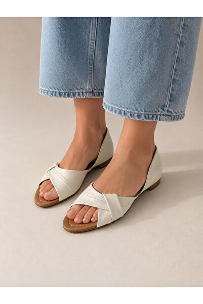 PİERRO SHOES حذاء باليه نسائي يومي مصنوع من الجلد الطبيعي مع تفاصيل محبوكة