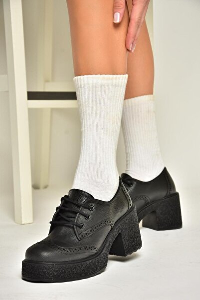 Fox Shoes T996157009 حذاء نسائي أسود بكعب سميك