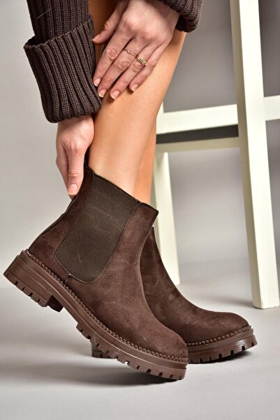 Fox Shoes T726923702 حذاء نسائي كلاسيكي من جلد الغزال البني