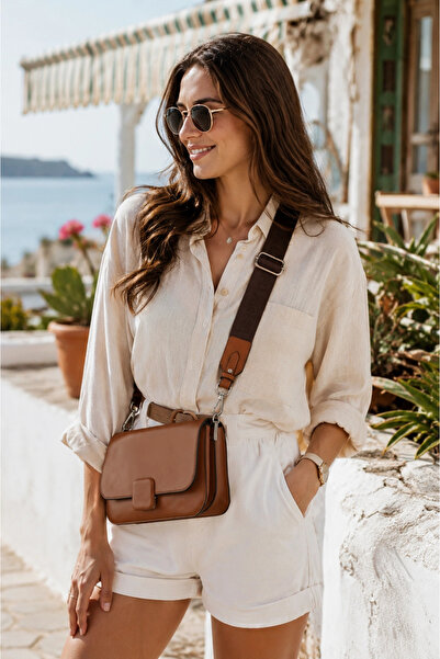 Bueno Shoes حقيبة كروس نسائية من الجلد الداكن