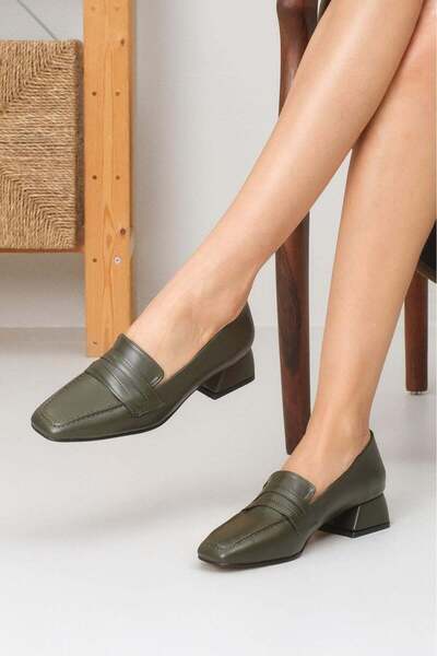 Mio Gusto Γυναικεία παπούτσια με κοντό τακούνι Cecille Green Color Blunt Toe