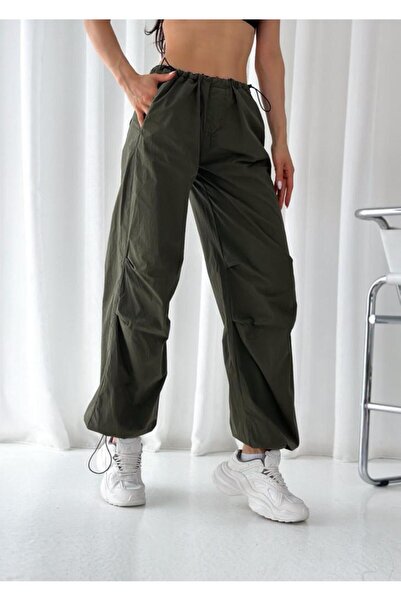 DENİKK Parachute Fabric Soft Textured Loose Cut Khaike Trousers