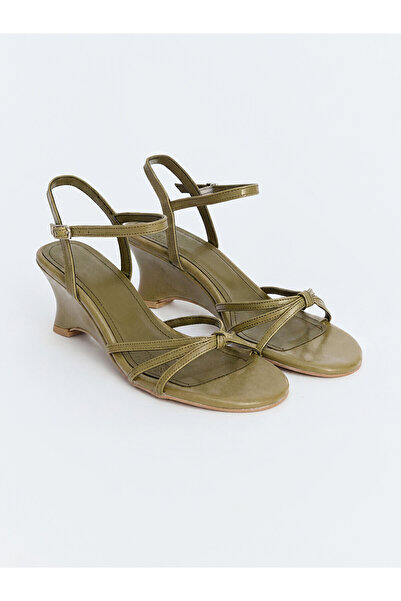 LC Waikiki Nevavm Women's Ankle Strap Heeled Sandals with a Difference
