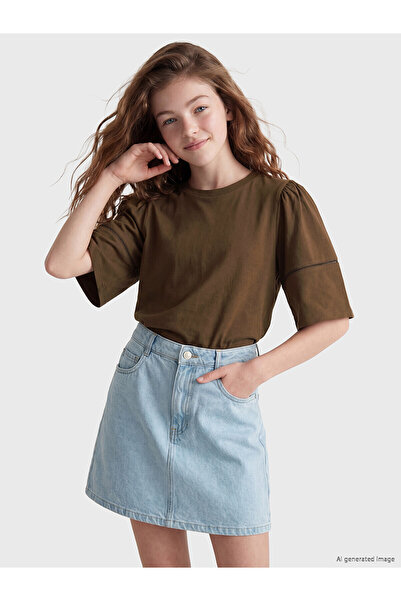 LC Waikiki Trendlucky Girls' T-Shirt with Oval Collar and Contrast
