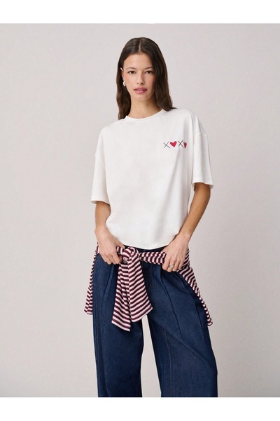 chaygoy Kadın Relaxed Fit Beyaz Tişört Love Always Wins Ön ve Sırt Baskılı %100 Pamuk