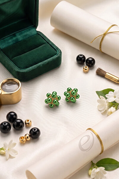 PETEK AKSESUAR Mini Flower Stud Earrings 1 Cm.