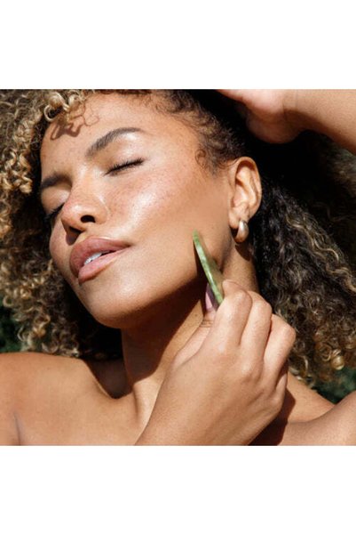 FlowByMire.ro Jade Gua Sha 8 cm – Sculptare facială și detoxifiere limfatică