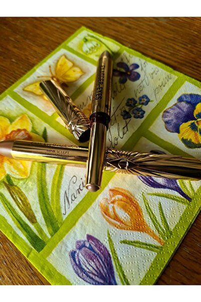 charlotte tilbury CT Exagger-Eyes eyeshadow stick