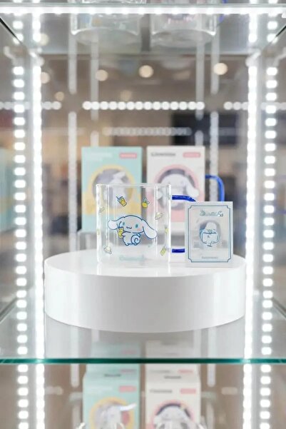 SANRIO Lisanslı Cinnamoroll Cam Bardak 420 Ml – Renkli Saplı Şeffaf Tasarım