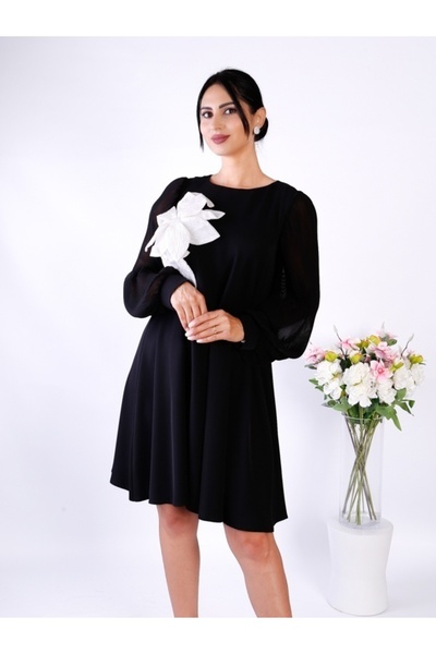 VERO Elegant black midi dress with pleated sleeves and contrasting white bow