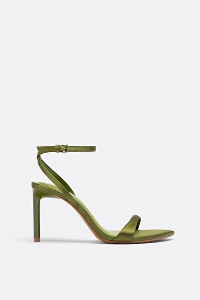 Stradivarius Saten yüzeyli stiletto topuklu sandalet