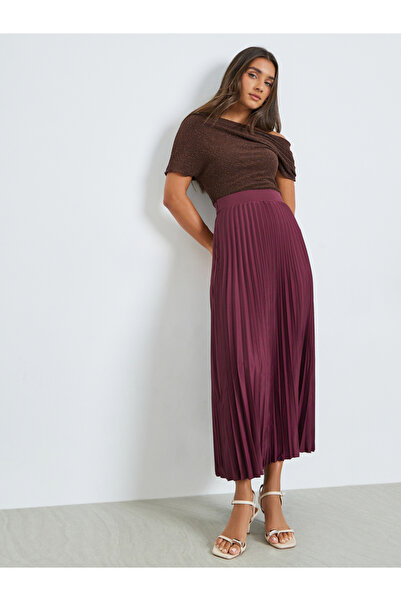 Styli Burgundy Pleated A-Line Midi Skirt