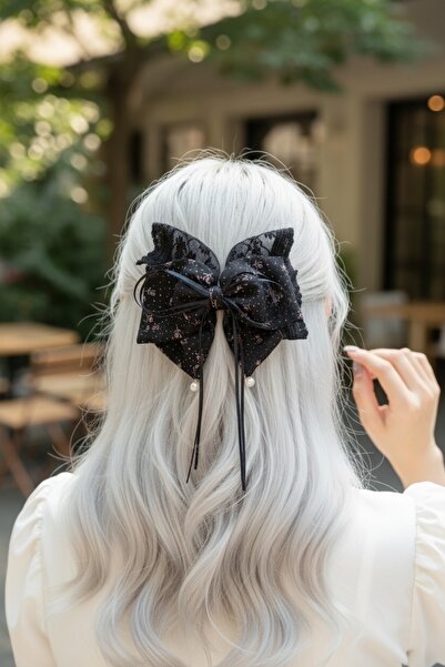 FAYRA ACCESSORIES مشبك على شكل فيونكة مزين باللؤلؤ والزهور المقرمشة من الشيفو...