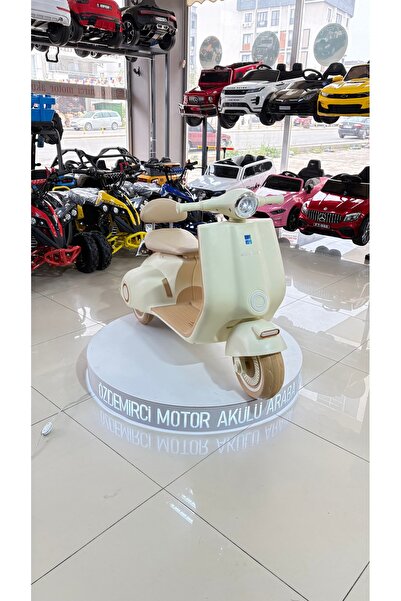 ÖZDEMİRCİ MOTOR AKÜLÜ ARABA VESPA BÜYÜK BOY AKÜLÜ MOTOR