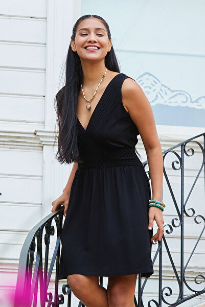 Los banditos V-Neck Mini Dress with Gipeli Waistband