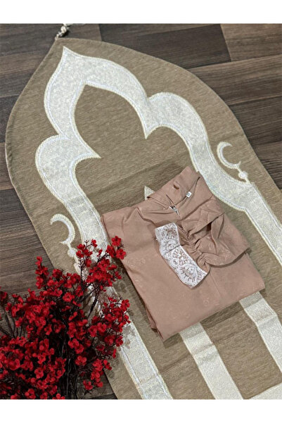 Generic The Set Includes a Padded Prayer Mat with an Elegantly Embroidered Pr...