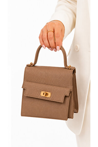 Bags Italia Women's handbag with handle and gold accessories